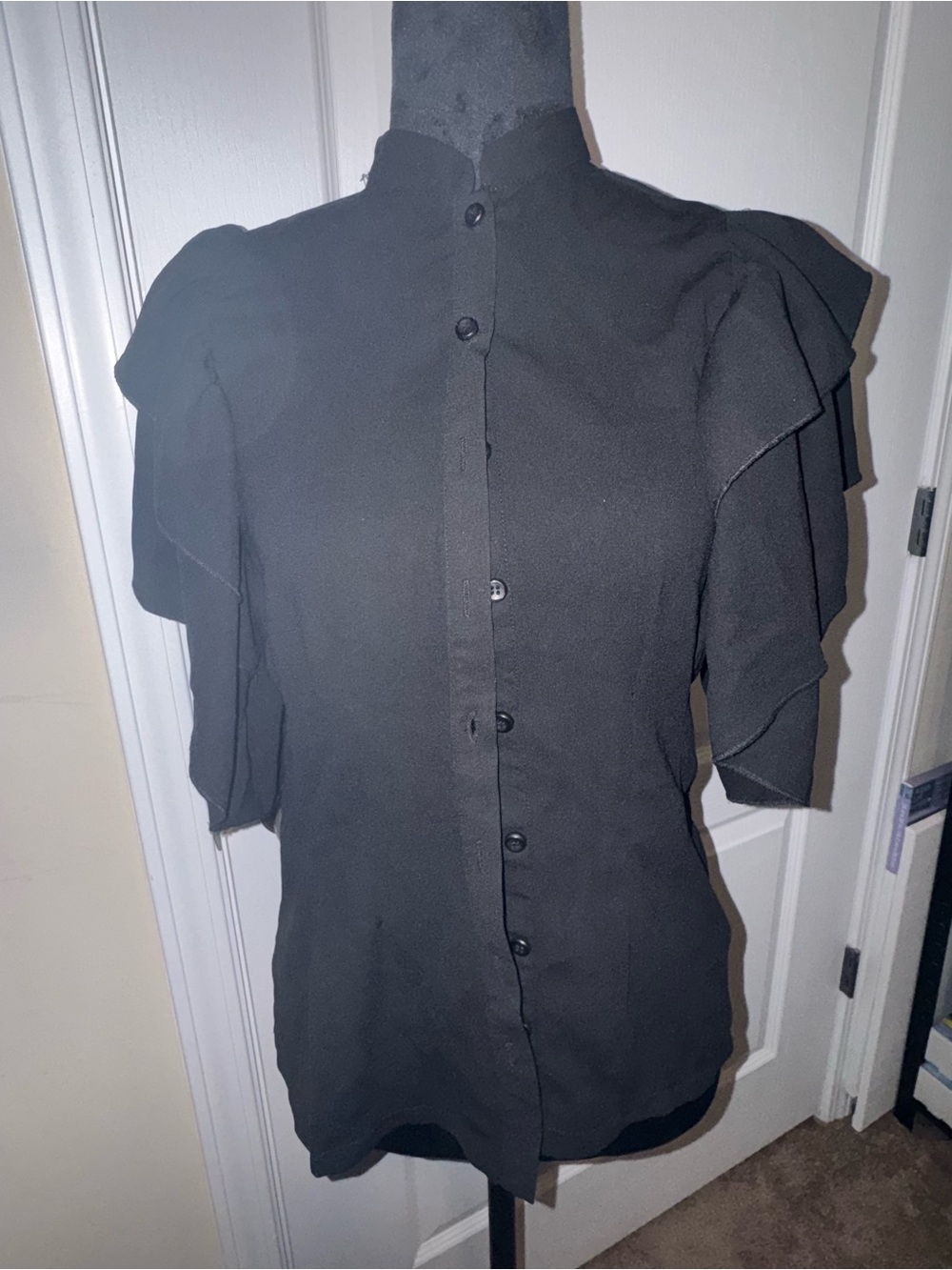 Tea & Cup Black Ruffle-Sleeve Button-Up Dress Shirt